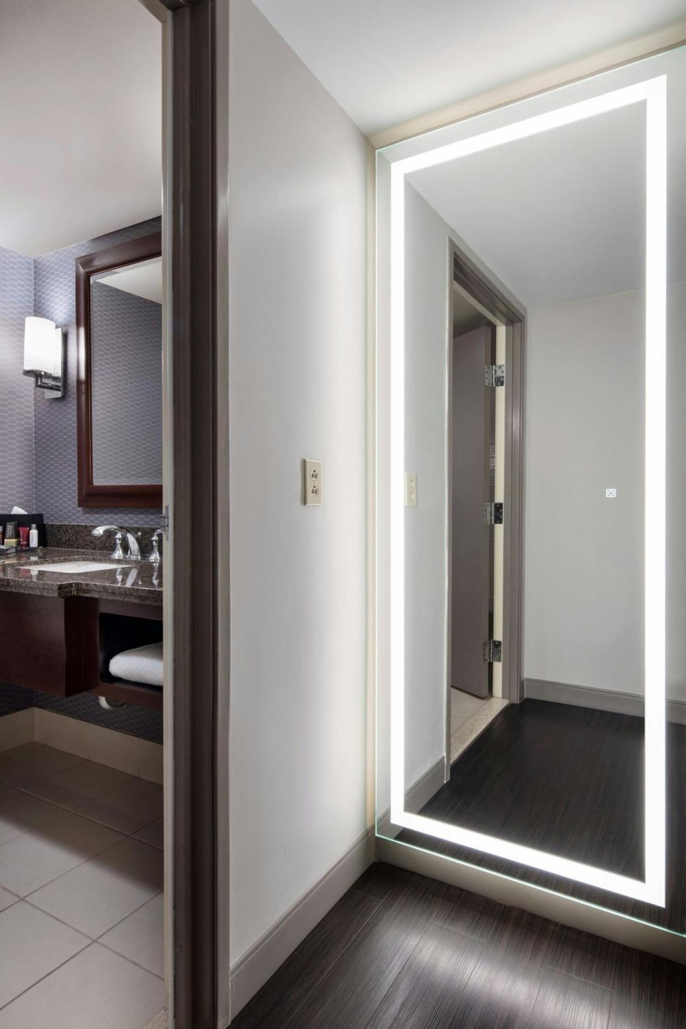 Visalia Marriott At The Convention Center Hotel Ngoại thất bức ảnh