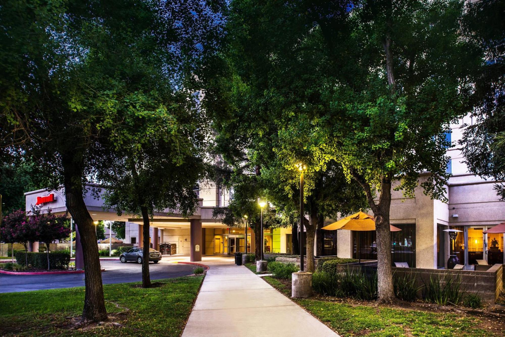 Visalia Marriott At The Convention Center Hotel Ngoại thất bức ảnh